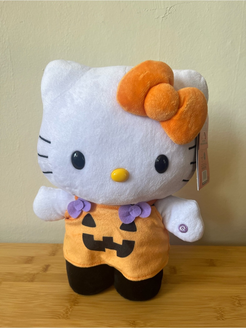 Sanrio Hello Kitty Halloween Greeter